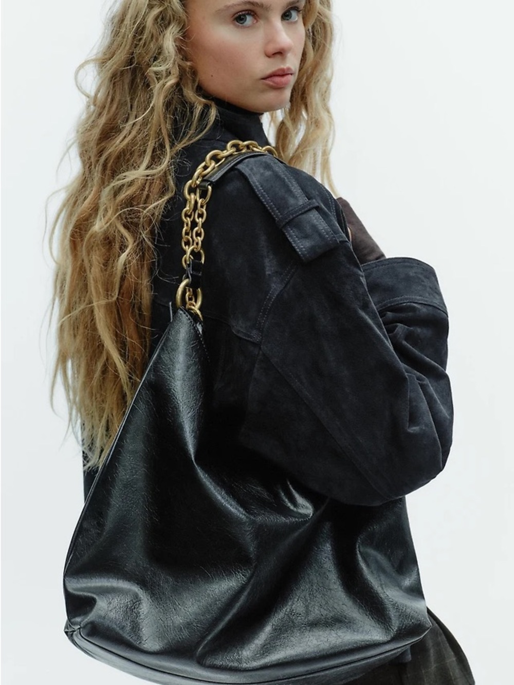 Zara Black Shoulder Bag with Gold Chain - Picture 3 of 6
